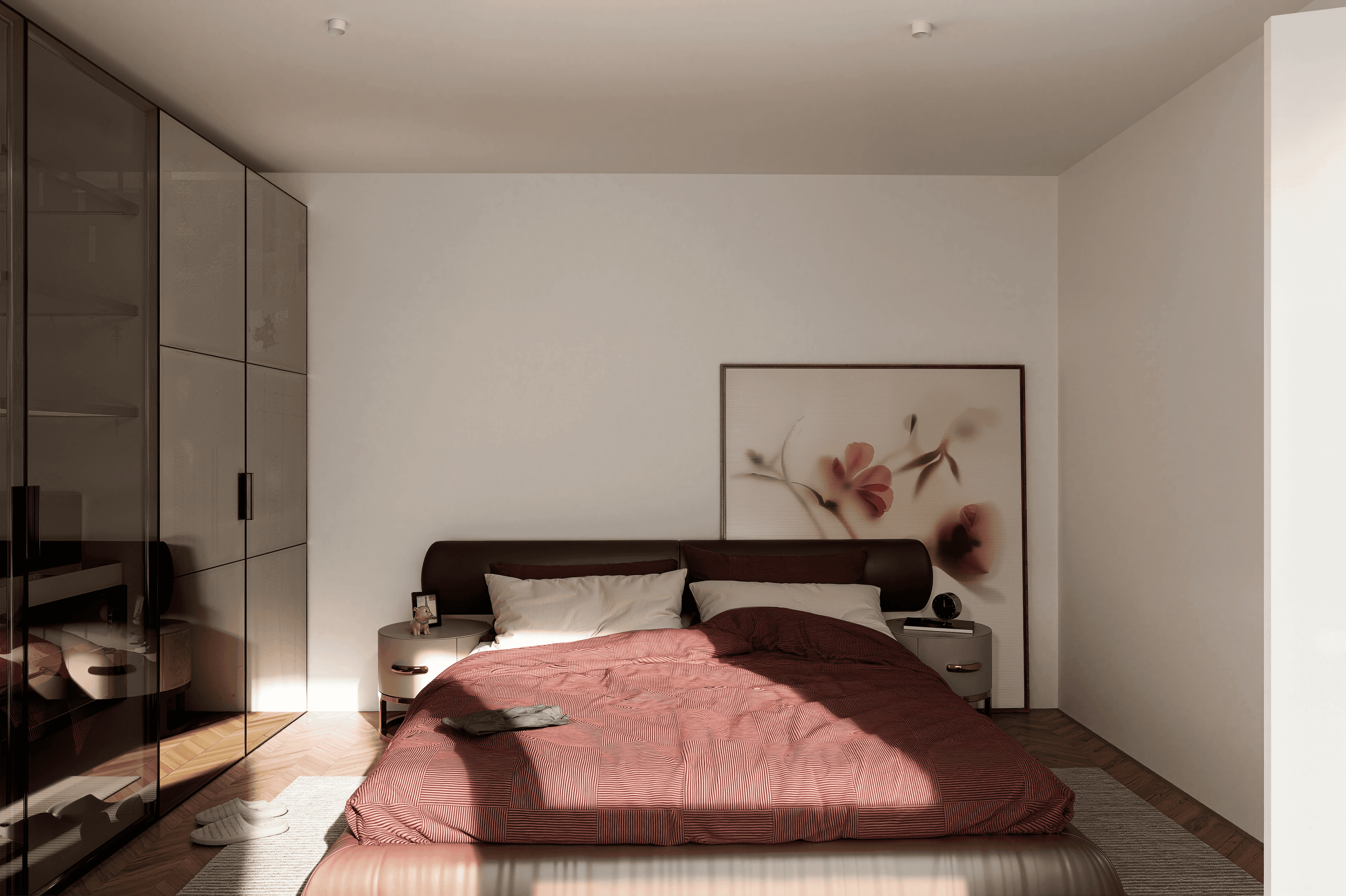 Schlafzimmer mit Doppelbett, Nachttischen und warmem Tageslicht